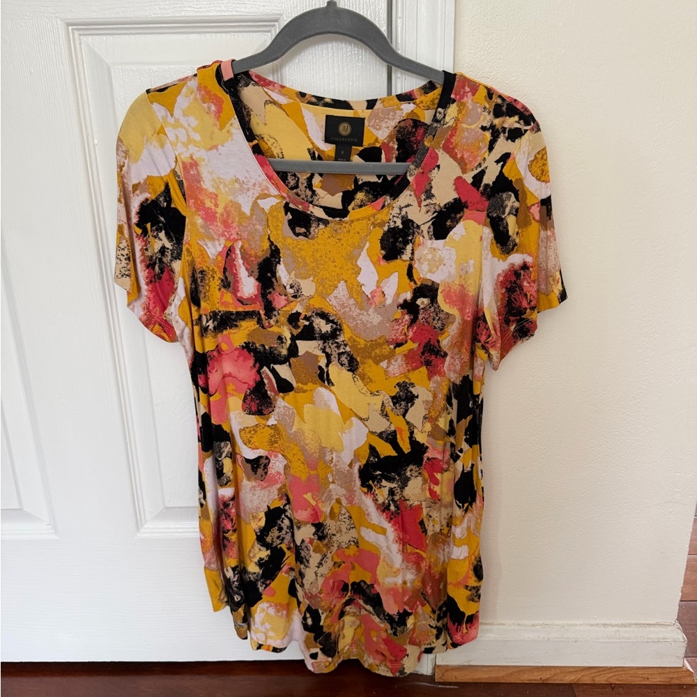 JM Collection Short Sleeve Abstract Scoop Neck Top in Yellow, Pink & Black